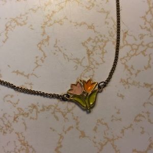 ⭐️ Vintage Gold necklace with colored glass tulip